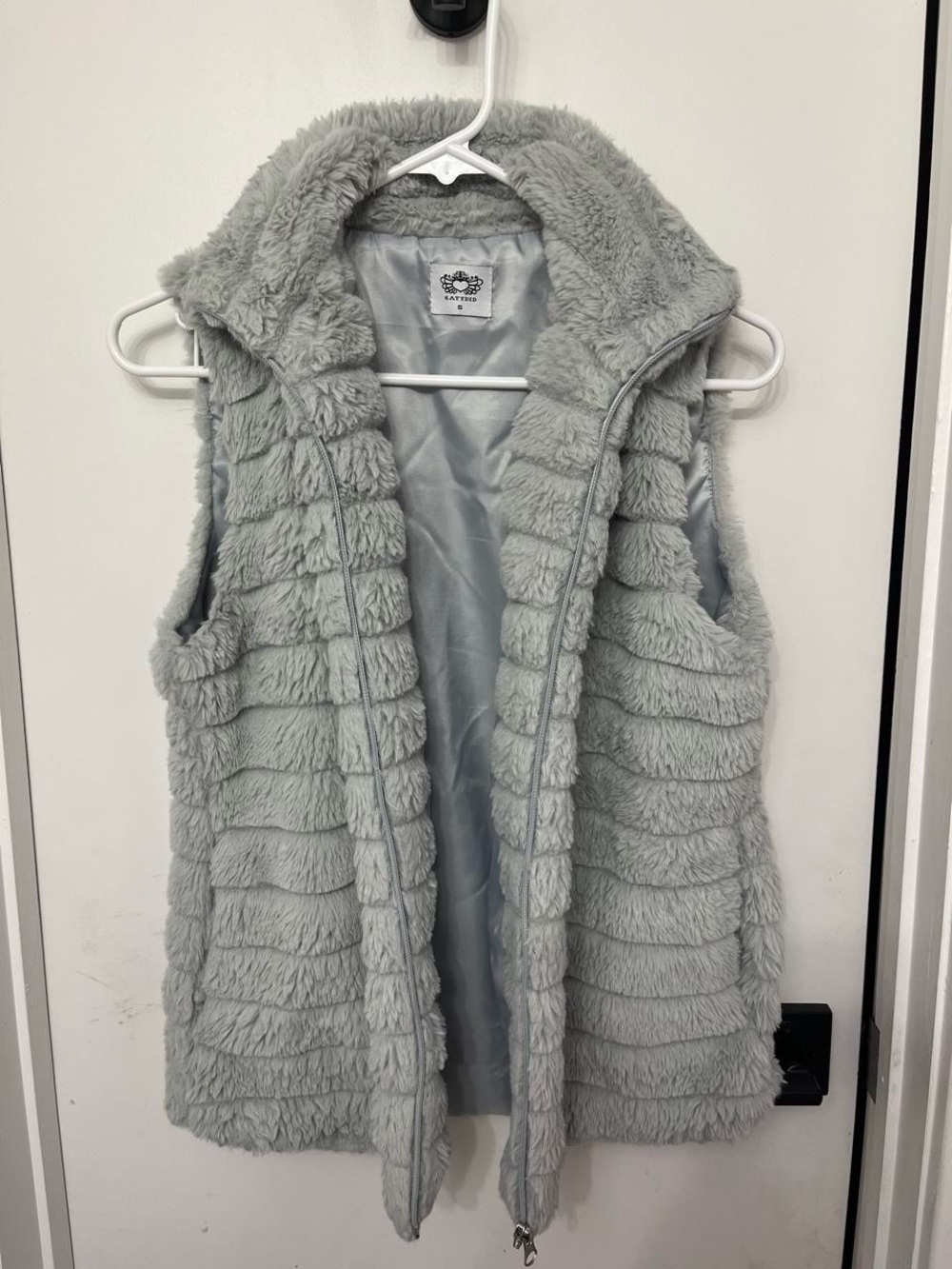 Katydid Plush Faux Fur Sleeveless Vest in Light Gray